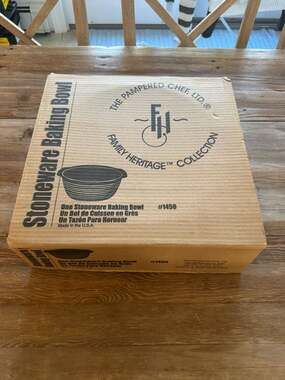 The Pampered Chef Family Heritage Collection Stoneware Baking Bowl #1450